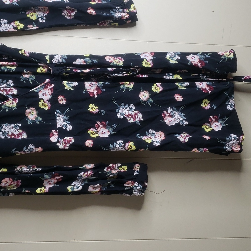 Miss Selfridge Long Sleeve Floral Wrap Dress (2) xsmall - Picture 2 of 6